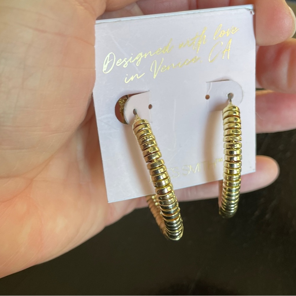 GOLD COIL HOOP EARRING by Jules Smith, NWT. - Picture 12 of 15